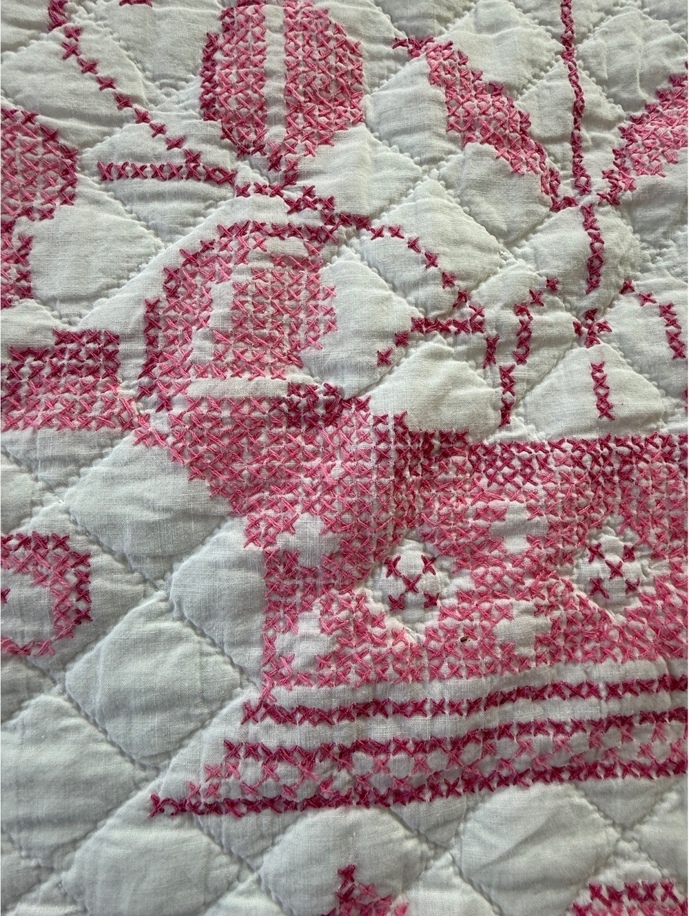 Vintage Handmade Pink Flora Hand Cross Stitch Hand Quilted Twin Quilt (cp21/tb1) - Picture 5 of 12